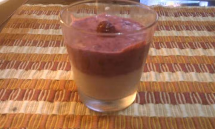Mousse de fruits rouges bicolore