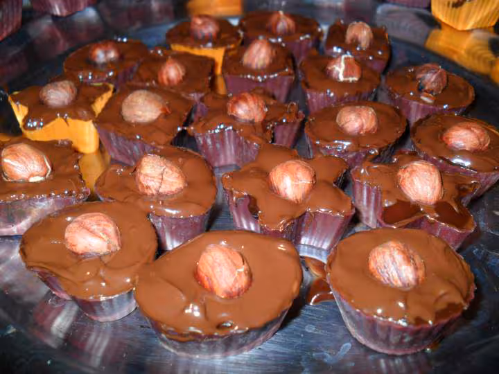 Chocolat noir et noisettes