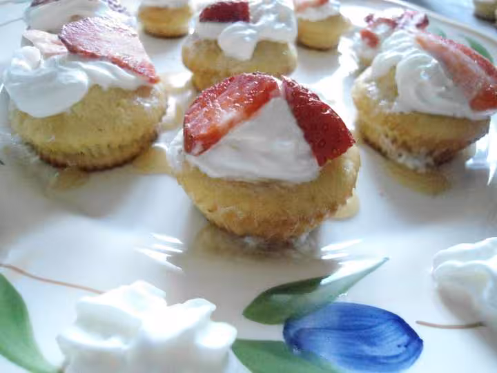 Muffins aux fraises sauce caramel