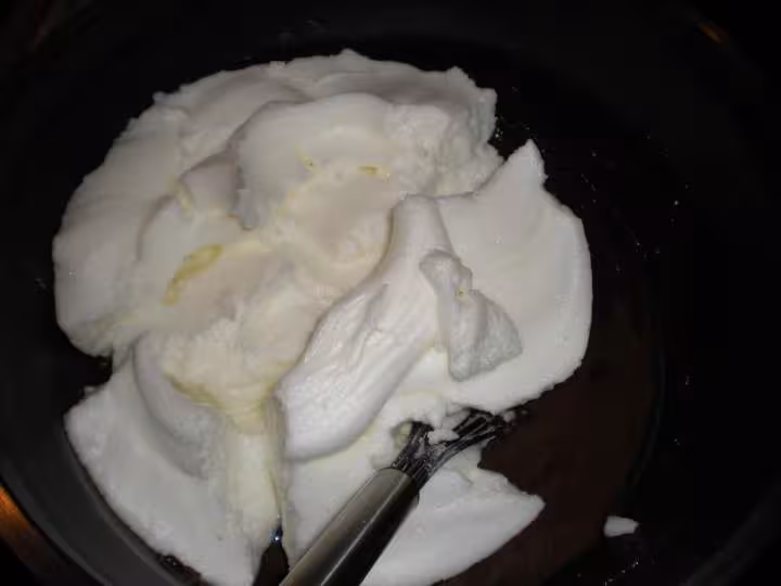 10 en toute fin incorporez les blancs d oeuf et remuer delicatement