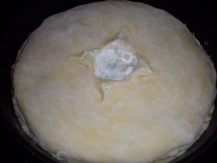 Tourte 14 recouvrer du tier de la pate restante et faire une cheminee