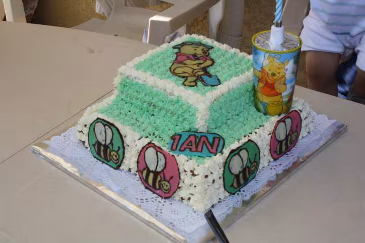 Gateau anniversaire winnie l ourson 2 etages