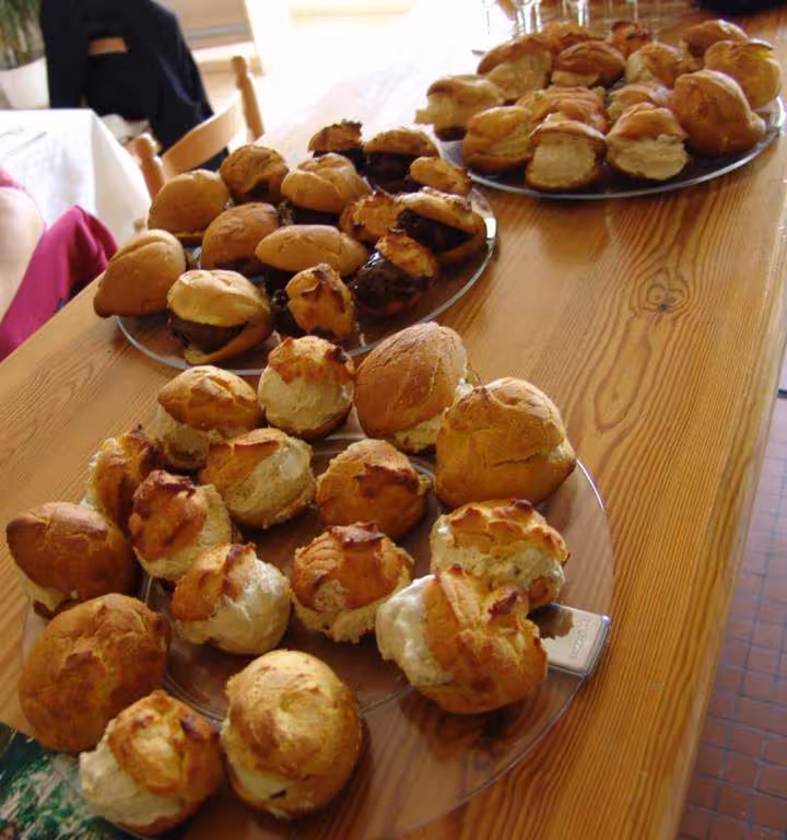 Dessert profiteroles