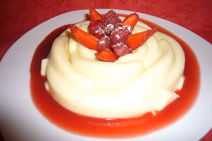 Flan a la vanille et aux fruits rouges