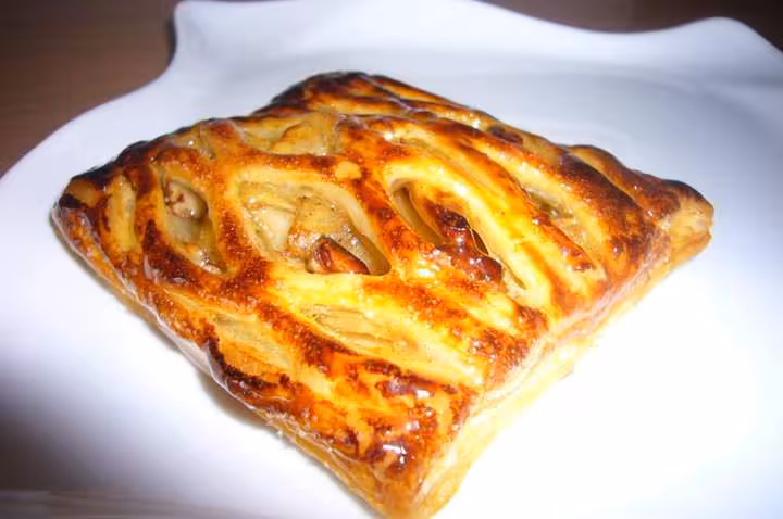 Jalousie aux pommes caramelisees a la vanille et noix de pecan