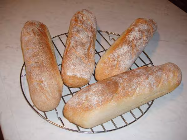 Premieres baguettes au sortir du four