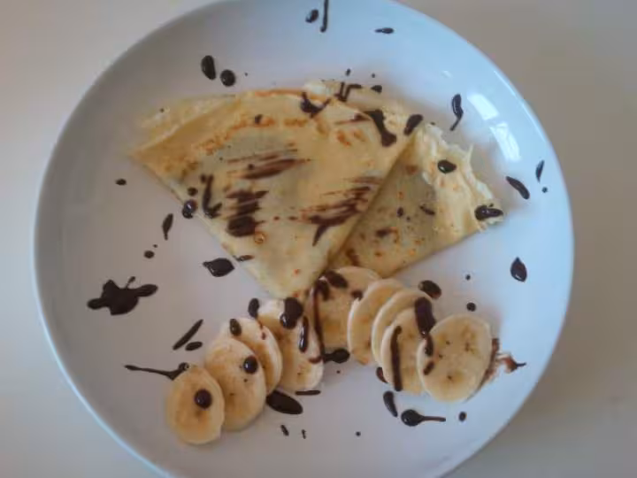 Crepe banane et sauce chocolat maison