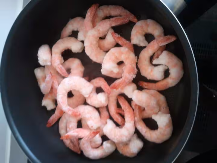 Fondue de poireaux avec ses crevettes et son onctueuse sauce
