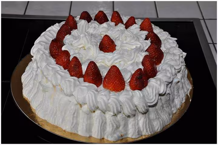Dame blanche aux fraises