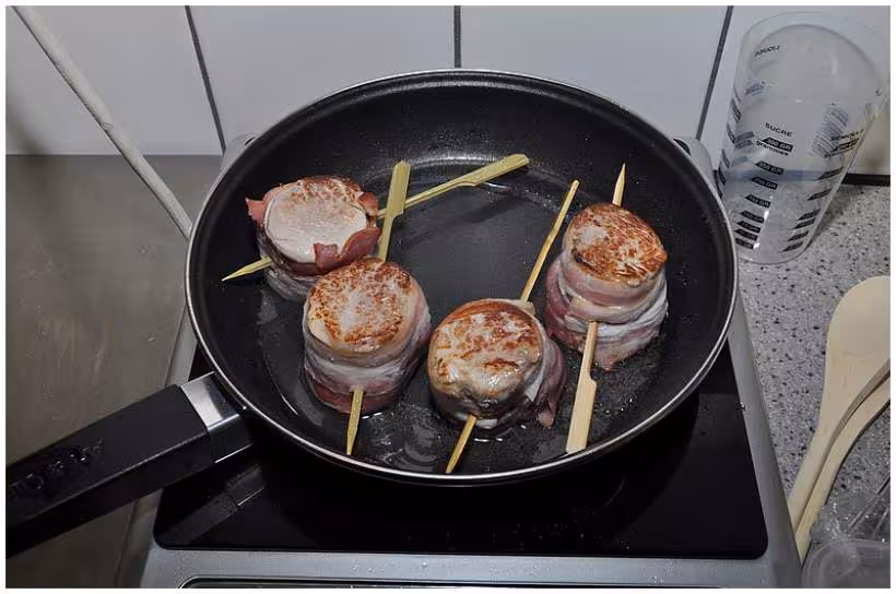 Filet mignon en robe de lard fume