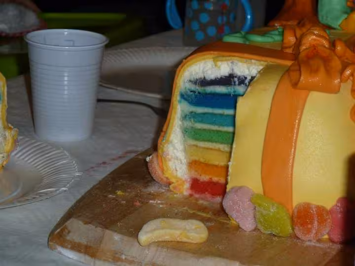 4eme gateau pour les 1an de mon ti coeur gateau arc en ciel girafe les loustics en pate a chamallow
