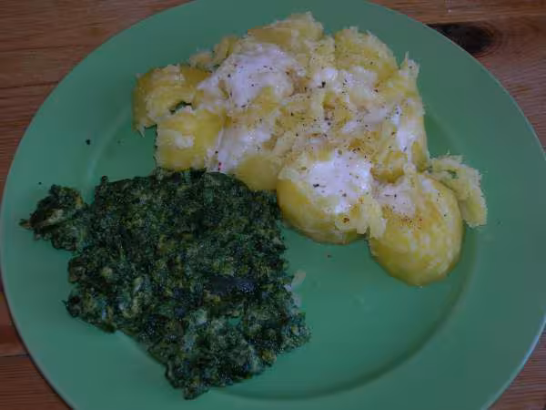 Brouillade d epinards et son ecrasee de pommes de terre