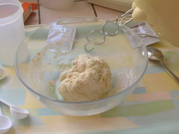 Pate a pizza avant levee