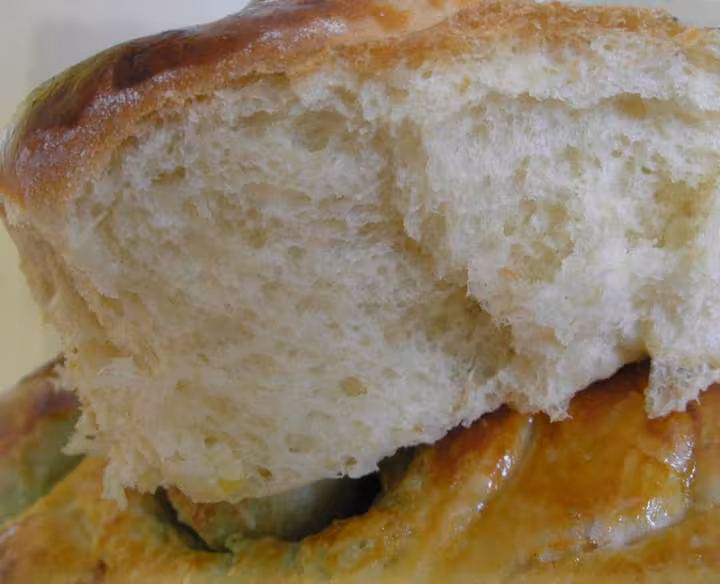 Mie pistachio rolls