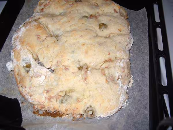 Fougasse lardons olives apres cuisson