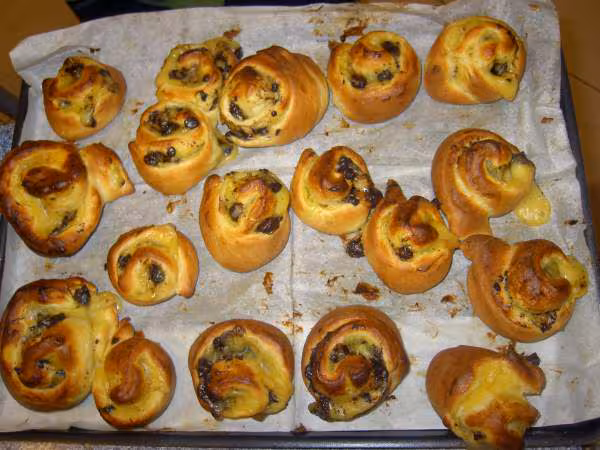 Pains raisin choco suisse a la sortie du four