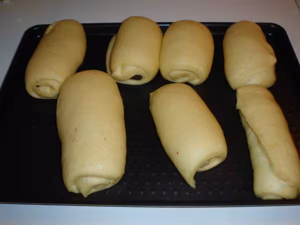 Petits pains brioches au chocolat avant cuisson