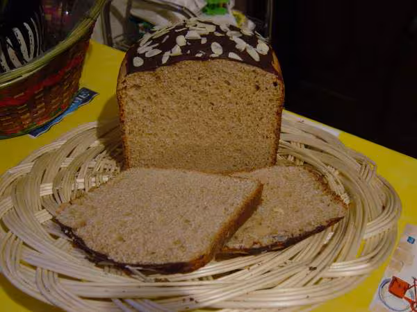 Brioche au chocolat coupee