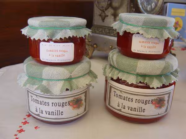 Confitures de tomates rouges a la vanille