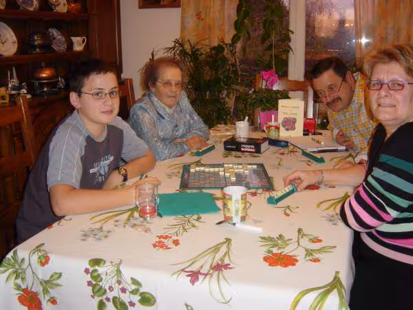 La traditionnelle partie de scrabble en famille