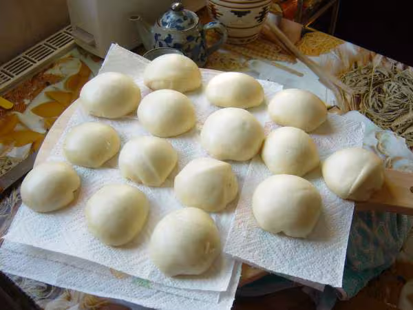Les pains chinois prets a cuire