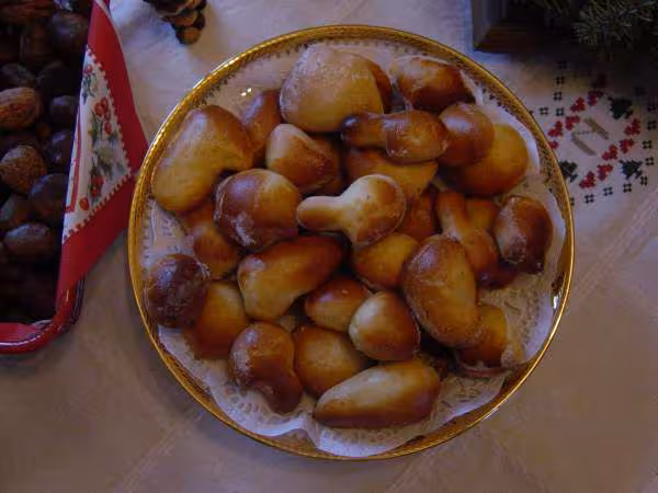Les petits fours en pate levee