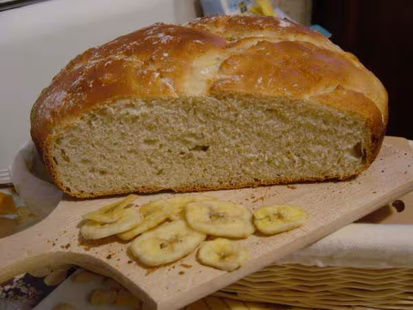 Mie du pain aux bananes sechees