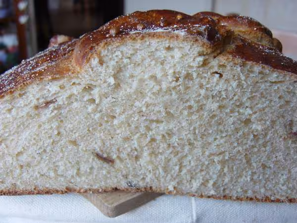Mie du pain aux dattes