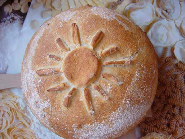 Pain a la farine de kamut et aux oranges confites