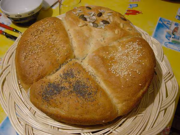 Pain a la farine de pois chiches et petits pois