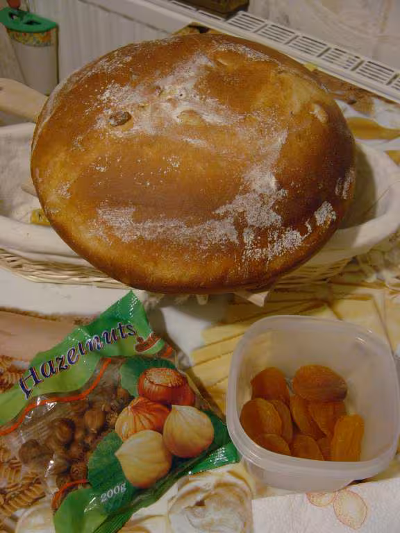 Pain aux abricots et noisettes