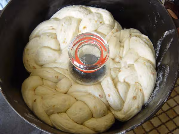 Pain aux oignons et au rape avant cuisson