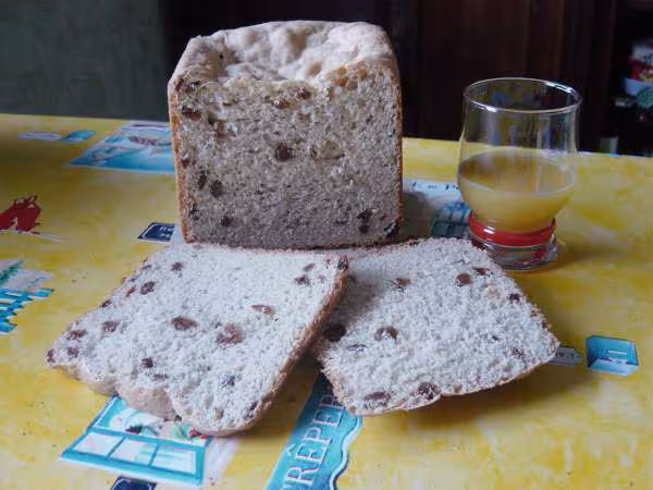 Pain aux raisins et a la cannelle