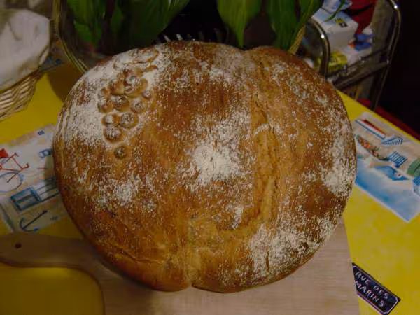 Pain sur poolish a la confiture de cerises aigres