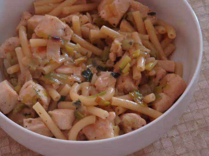 Pates au poulet sauce citron et menthe