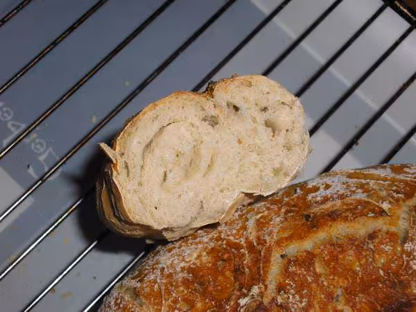 La mie de la baguette enfournee four froid