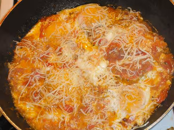 Oeufs a la tomate