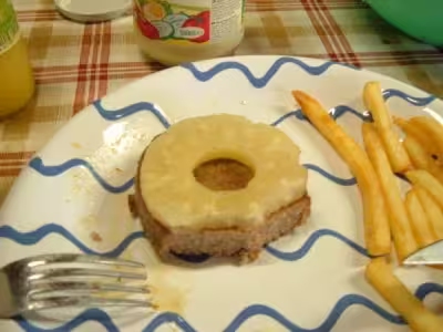 Steak haché de veau aux ananas