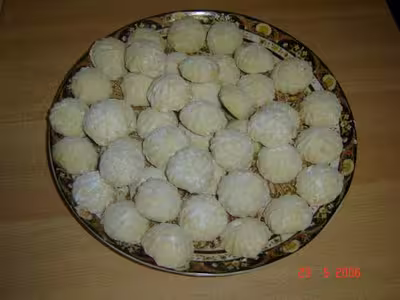 Gâteaux fourrés aux dattes