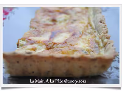 Quiche au cantal et aux herbes