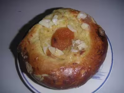 Map: Petites brioches à la crème d'amandes