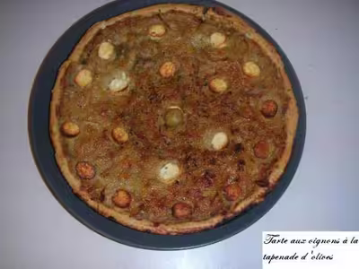 Tarte aux oignons à la tapenade d'olives