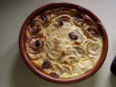 Clafoutis bananes, poire et raisins secs par priscieduprintemps
