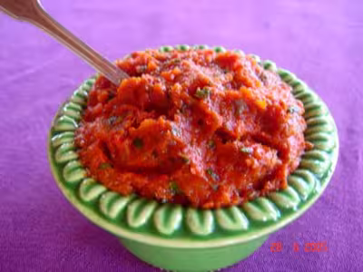 Taosts de caviar de tomates