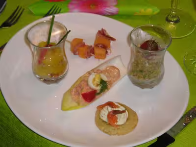 Verrine de thon à l'avocat et verrine de mangue au foie gras par widfara