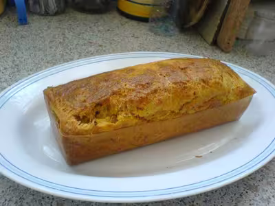 Cake aux lardons et vin blanc