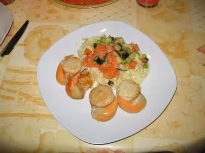 Tagliatelles et Saint-Jacques aux légumes croquants