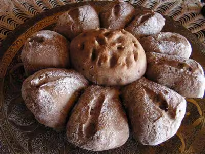 Pains, 100 recettes croustillantes. recettes testées