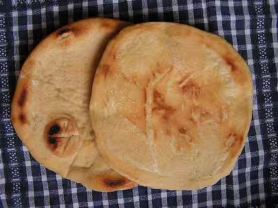 Pains, 100 recettes croustillantes. recettes testées