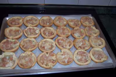 Tartelettes au gorgonzola, poires et noix